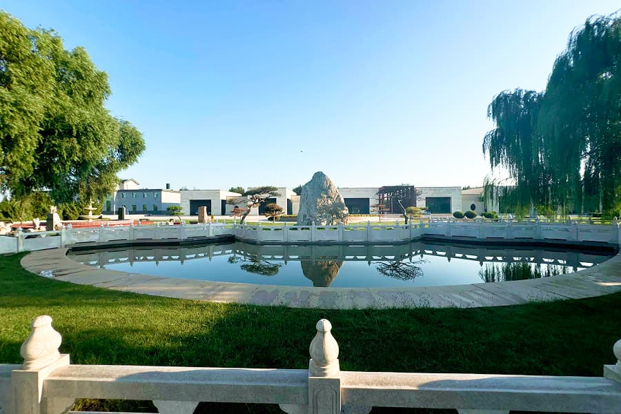 上海市武清区永安公墓园区湖景图