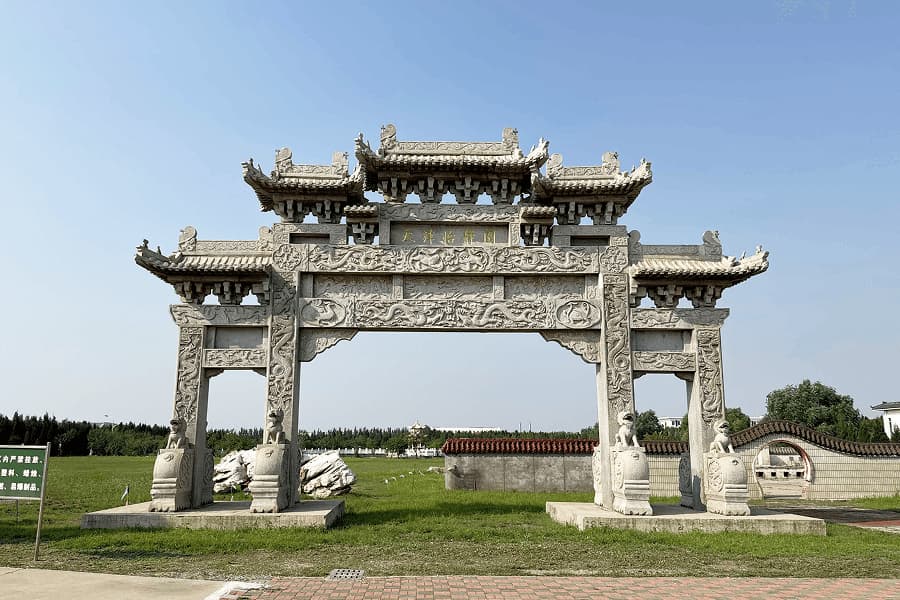 上海市津南区怡静园陵园大门图